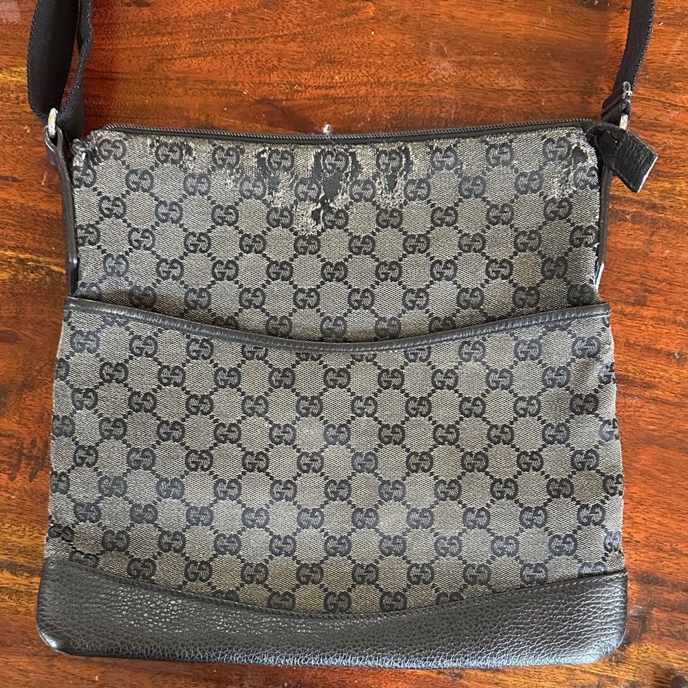 Gucci Black and Gray Patterned Shoulder Bag